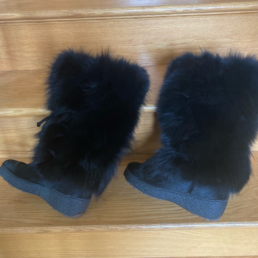 Fur boots